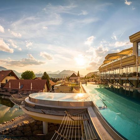 Dilly - Das Nationalpark Resort Уиндишгарстен Екстериор снимка