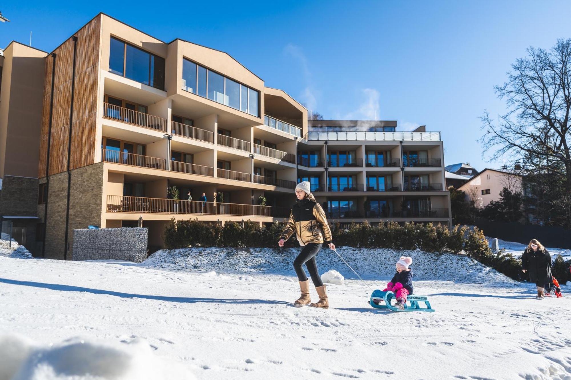 Dilly - Das Nationalpark Resort Уиндишгарстен Екстериор снимка